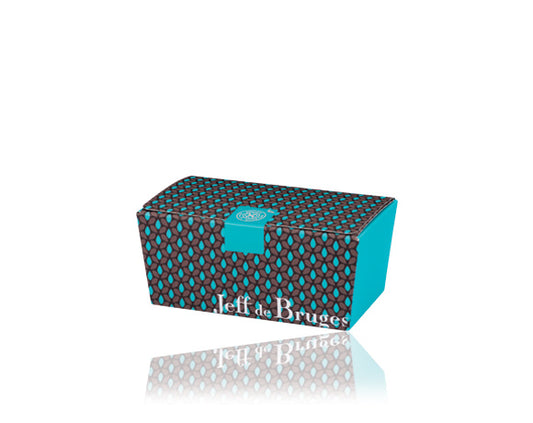 Ballotin 375g - Krabička čokolád obsahující kolem 30 ks bonbonů. Většina vyrobená z vlastního kakaa z ekvádorských plantáží. Letáček s popisem druhů je přiložen ke každému balšánku.