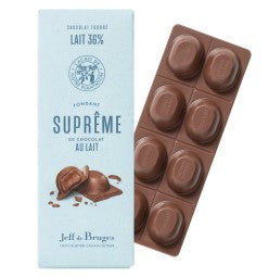 Tabulková mléčná čokoláda s náplní z mléčné čokolády 36 %